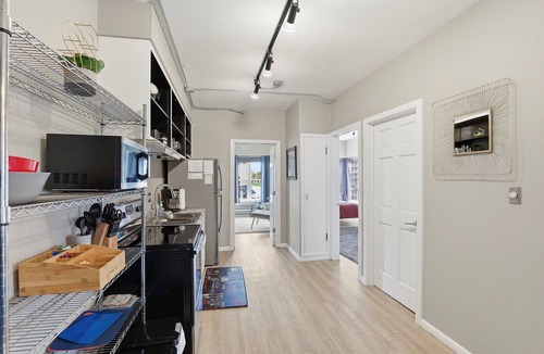 Appleton Apartment | Stateview 201 - 2BR + Free Co-Working Space