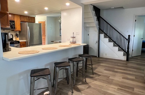 Paw Paw Lake House | Stay at Canopy Cabin, a Lakeview Retreat