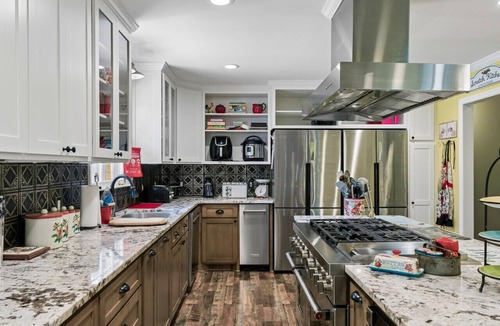 Hickman House | Stay Awhile Farm Retreat