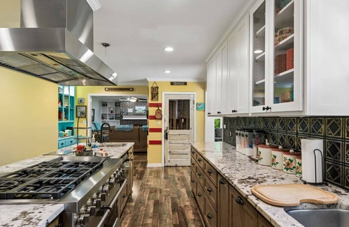 Hickman House | Stay Awhile Farm Retreat