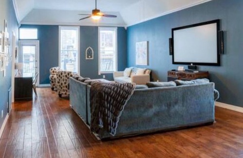 Eureka Springs Historic District Apartment | Stay Eureka Springs Balcony Suite