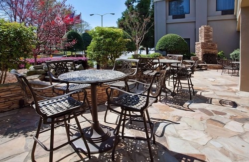 Eagan Park Hotel | Stay in a Contemporary Pet Friendly Hotel Near Delta Flight Museum! Outdoor Pool