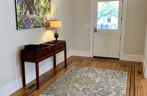 Cannonborough Elliotborough Apartment | Stay in Luxury. Eat,Shop W/ Locals- King Street 5 Blocks