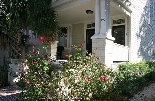 Cannonborough Elliotborough Apartment | Stay in Luxury. Eat,Shop W/ Locals- King Street 5 Blocks