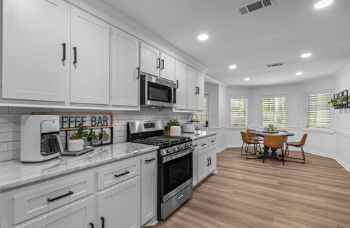 Flowood House | Stay Local Fantastic 4 Bedroom Near the Rez Sleeps 16