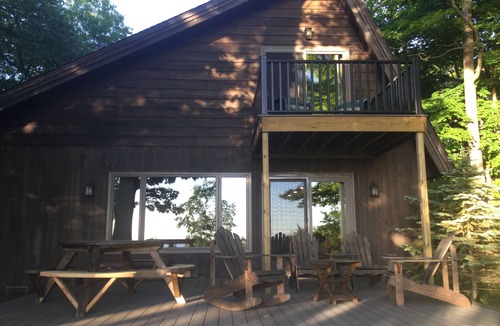 Forest Beach Cottage | Stay On The Tunnel Of Trees Scenic Highway