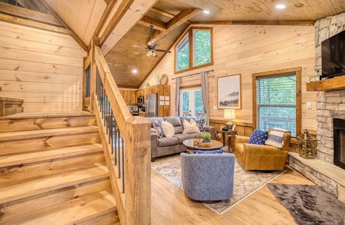 Morganton Cabin | Stay Warm & Cozy in Blue Ridge! Hot Tub & Fire Pit | 8 Min to Downtown