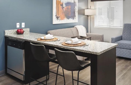 Newnan Hotel | stayAPT Suites Atlanta-Newnan