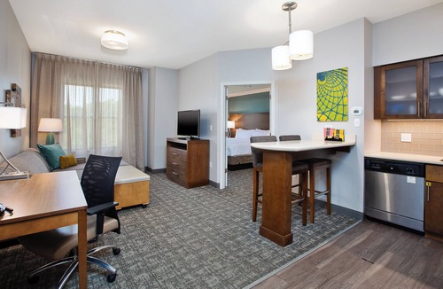 Auburn Hills Hotel | Staybridge Suites Auburn Hills by IHG