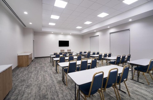 Fairgrounds Hotel | Staybridge Suites - Louisville - Expo Center by IHG