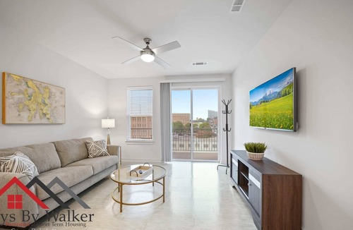 Midtown Condo | StaysByWalker Modern Urban 2BR! Gym/Pool/King Beds