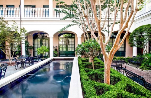 Charleston Historic District Hotel | Steps from Charleston City Market: Historic Charm in Every Corner
