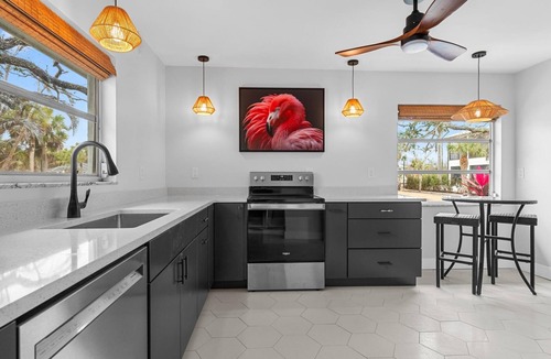 Englewood House | Steps to Beach | Pool + Hot Tub | 2025 Remodeled!