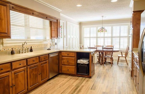 Hot Springs House | Steps to Oaklawn, minutes to downtown, lakes, more