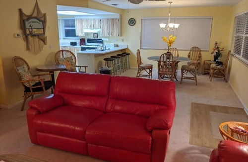 New Smyrna Beach House | Steps to the Beach - Ocean view near restaurants, shops,Flagler Ave,
