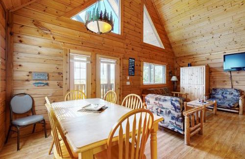 Warrens House | Steps to Three Bears Resort! Outdoorsy Escape