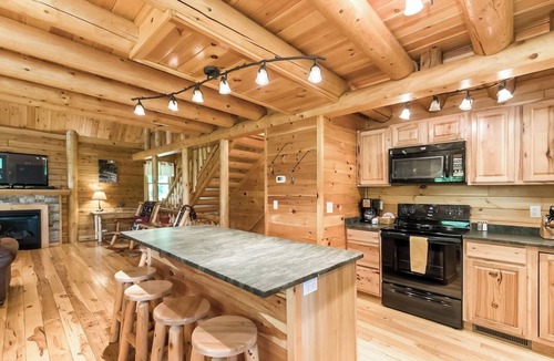 Logan Cabin | Stillwater 5 bedroom lodge up to 19 guests