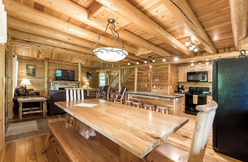 Logan Cabin | Stillwater 5 bedroom lodge up to 19 guests