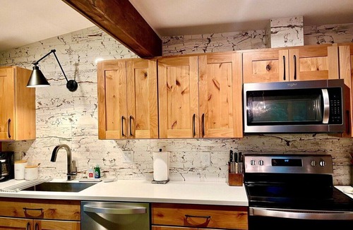 Fleetwood House | Stonecliff - River Access, Hiking Nearby, Wood Burning Fireplace, Game Room, Family Friendly
