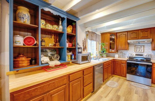 Bristol Cottage | Storybook-style Home 2 Mi to Downtown Bristol