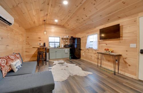 Lynx House | Stout Cabin w/Fire Pit: 1 Mi to Ohio River!