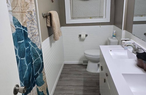 Defiance House | Straka home away from home.
