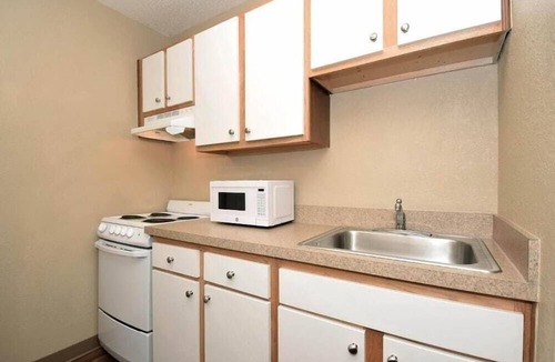 Maryland Heights Hotel | Studio 6 Extended Stay - St Louis, MO - Westport/Craig Road