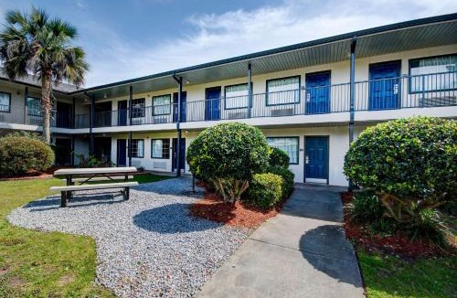 Ocean Springs Hotel | Studio 6 Extended Stay - Ocean Springs, MS