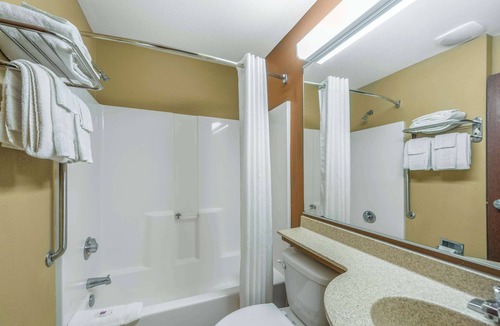 Breaux Bridge Hotel | Studio 6 Suites - Breaux Bridge, La