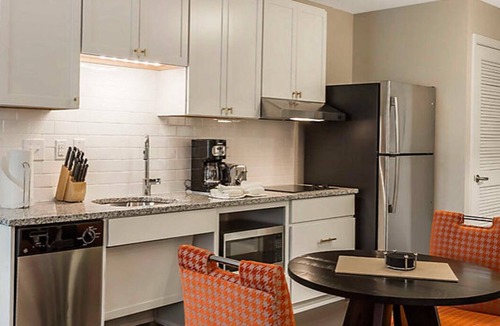 Downtown Charleston Resort | Studio Deluxe Condo at King 583 - Downtown Charleston
