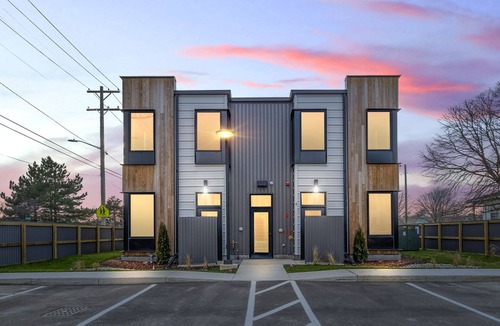 Detroit Apartment | Studio Monthly & Daily Rental For Traveling Professionals,Corporate & Student's