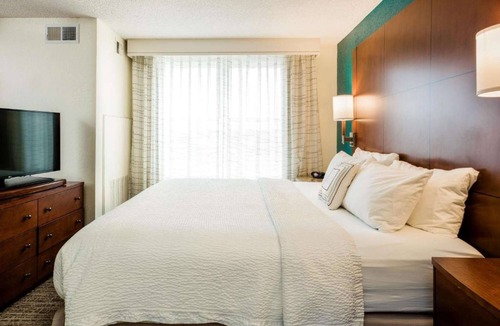 Florence Hotel | Studio w/Kitchen | Free Breakfast & Parking