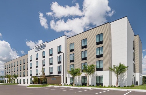 Biggar Hotel | StudioRes by Marriott Fort Myers Airport