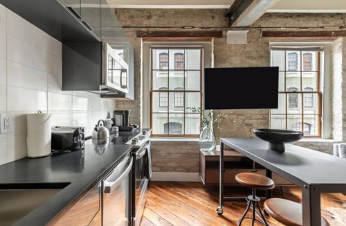 Central Business District Hotel | Stunning 1BR Condo near Jackson Square