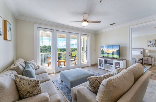 Carrabelle Condo | STUNNING CONDO MINUTES FROM BEAUTIFUL BEACHES WITH POOLS