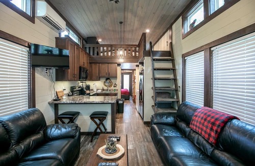 Monteagle Cottage | Stunning Cottage Nestled Amidst Trees with Fire Pit in Monteagle, Tennessee