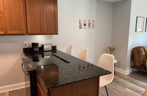 Mid America Condo | Stunning lake condo with AMAZING lake views. Just a fews miles from downtown.