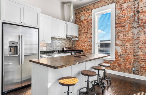 Mount Pleasant Apartment | Stunning Luxury Industrial Vintage 1 Bedroom Apartment
