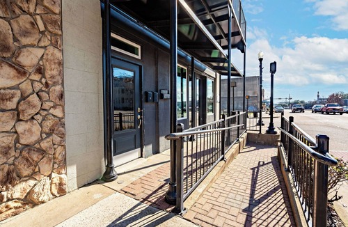 Mount Pleasant Apartment | Stunning Luxury Industrial Vintage 1 Bedroom Apartment
