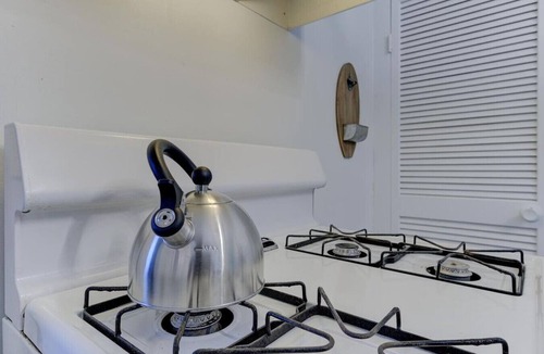 Central Gardens Apartment | Stunning Memphis` Neighborhood-Guest House Retreat