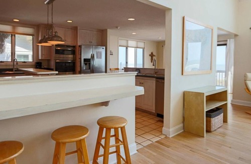 Saint Helena Island House | Stunning Oceanfront Beach Home w/ Five Water-Facing Decks & Gourmet Kitchen