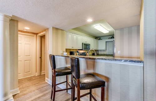 Myrtle Beach Condo | 🏖️Stunning Ocean Views | Pools + Hot Tub | The Island 910/920🏖️