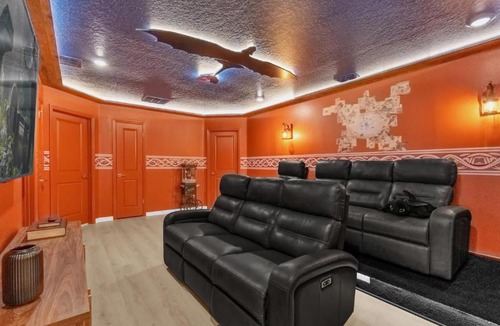 Four Corners House | Stunning Resort Villa w Pool Cinema & Games Room