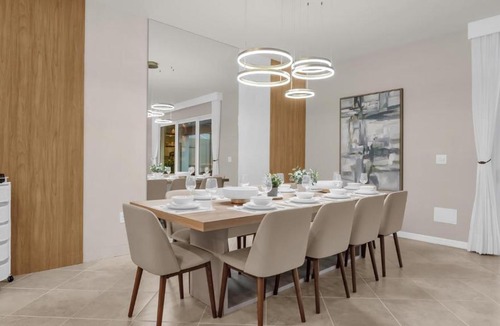Four Corners House | Stunning Resort Villa w Pool Cinema & Games Room