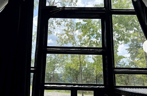 Lancaster House | Stunning Tube Vacation Rental with Fire Pit in Danville, Kentucky