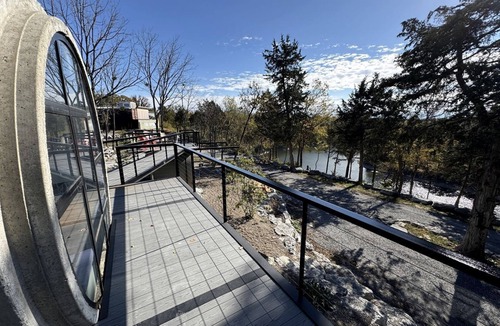 Lancaster House | Stunning Tube Vacation Rental with Fire Pit in Danville, Kentucky