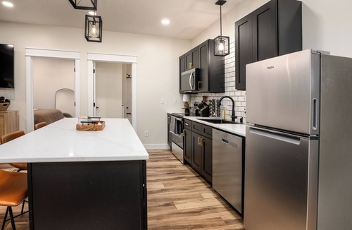 Harrisburg Apartment | Stylish 1BR Downtown Near Garden of the Gods