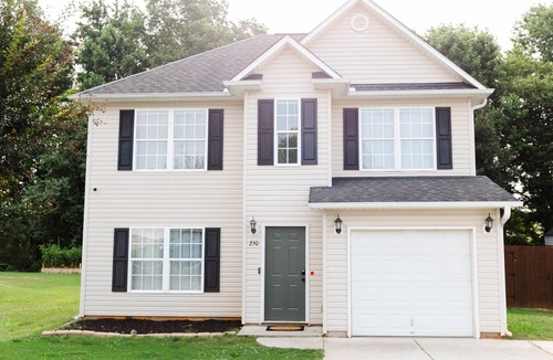 Boiling Springs House | Stylish and Comfy 3 bedroom home!