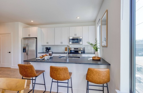 Nashville House | Stylish Condo Private Balcony Near Germantown + Broadway | The Heights