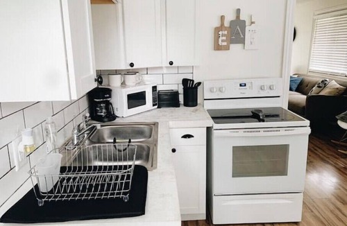 Riverside House | Stylish & Cozy Home in Dayton-Close to Everything!n